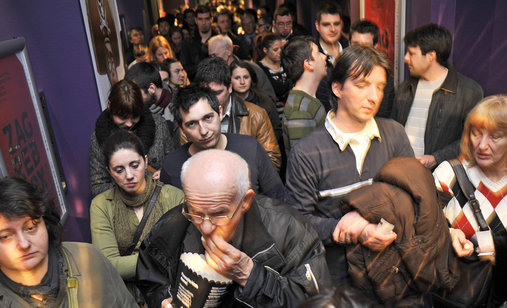 Gu%25c5%25beva%2520na%2520ulazu%2520u%2520kinodvoranu