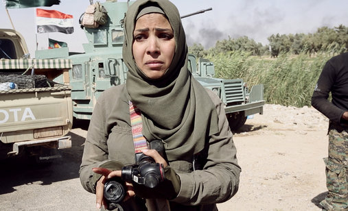 Women_20with_20gun_20powder_20earring-pic-10